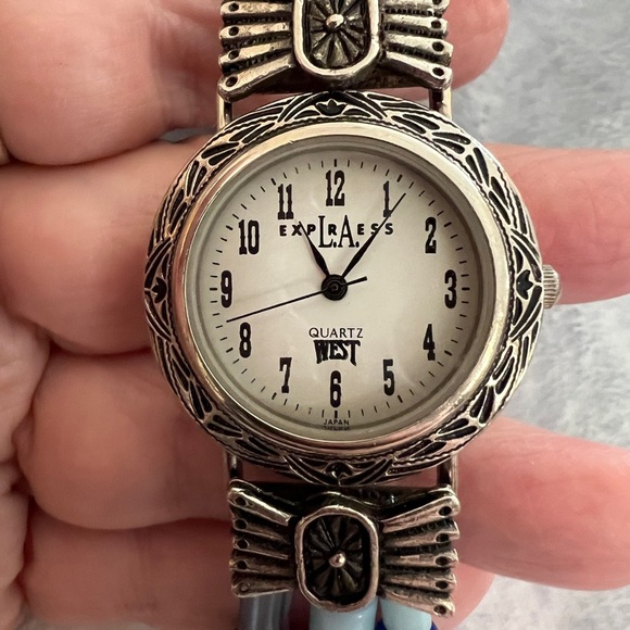 ❤️ L.A. Express Southwestern Watch Pre-Owned / New Battery Sz 7.25 Silver-Toned - Picture 5 of 10